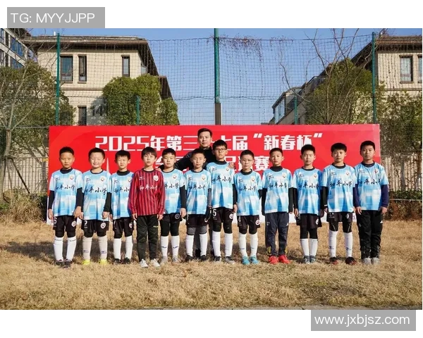 成都足球队的节奏革新探索与实践:重塑城市足球文化的新篇章 成都足球队的节奏革新探索与实践:重塑城市足球文化的新篇章