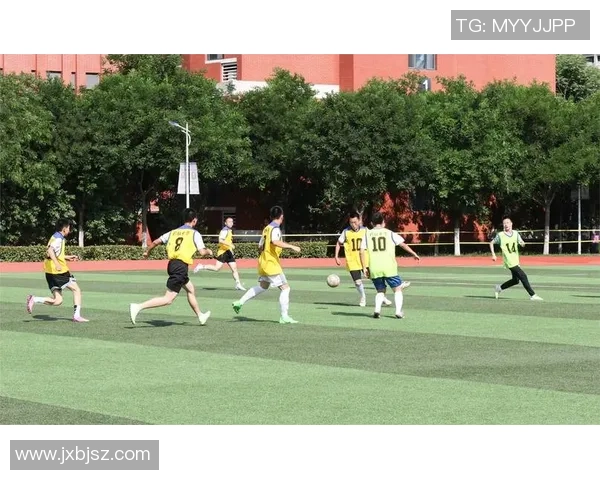 扛糖葫芦的足球明星如何在绿茵场上展现独特魅力与风采 扛糖葫芦的足球明星如何在绿茵场上展现独特魅力与风采