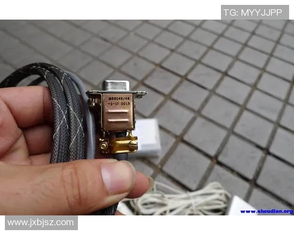 打造属于你的足球明星手环DIY教程轻松上手让你成为球场焦点