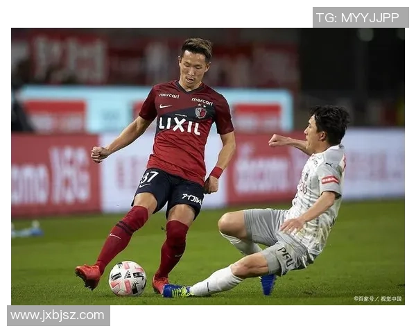 新兴中锋足球明星潜力无限引领未来赛场风潮