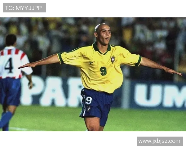 最强十二号足球明星的传奇故事与辉煌成就全解析 最强十二号足球明星的传奇故事与辉煌成就全解析